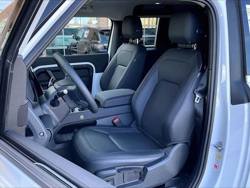 Used 2025 Land Rover Defender 90 S image 8