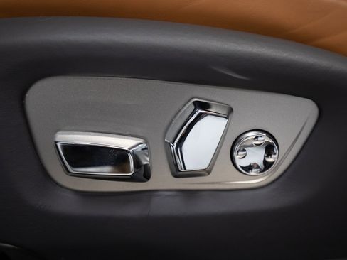 Used 2018 Rolls-Royce Wraith RWD image 27