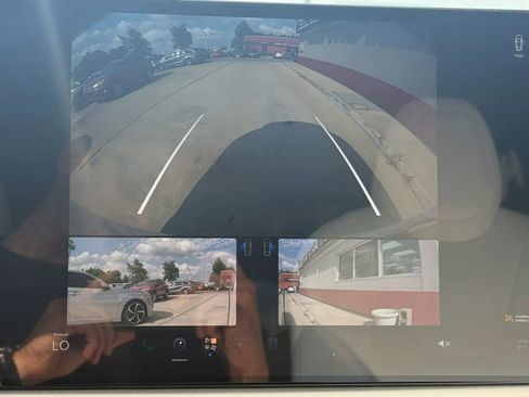 Used 2022 Tesla Model X AWD/4WD image 22