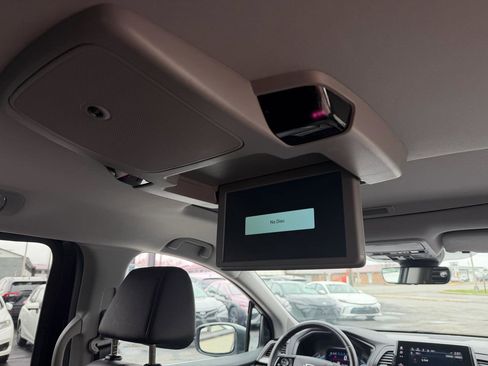 Used 2023 Honda Odyssey Touring image 17