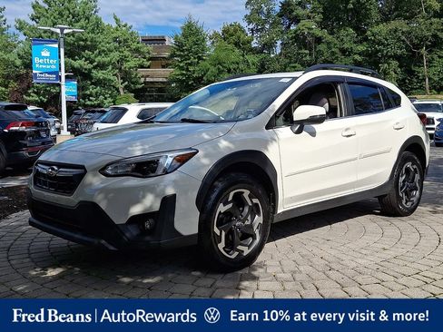 Used 2022 Subaru Crosstrek 2.5i Limited w/ Moonroof Package 2 AWD/4WD image 3