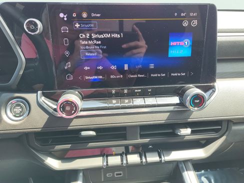 Used 2023 Chevrolet Colorado Trail Boss w/ Technology Package image 32