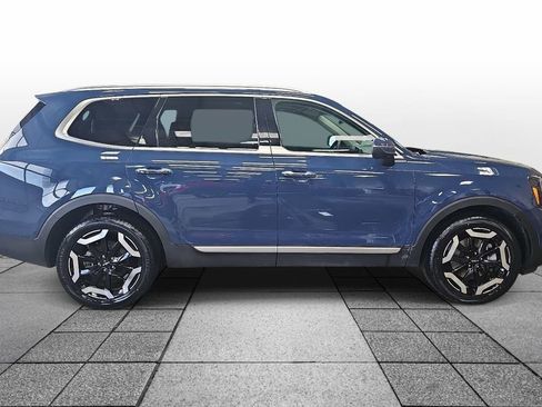 Used 2025 Kia Telluride S image 4