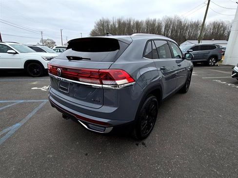 New 2026 Volkswagen Atlas Cross Sport SE image 3