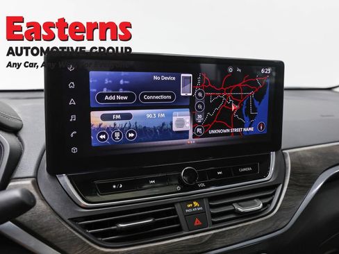 Used 2023 Nissan Altima 2.5 SV w/ SV Premium Package AWD/4WD image 19