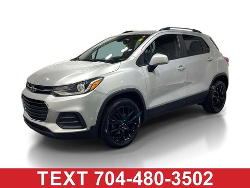 Used 2022 Chevrolet Trax LT w/ Sport Edition AWD/4WD image 1