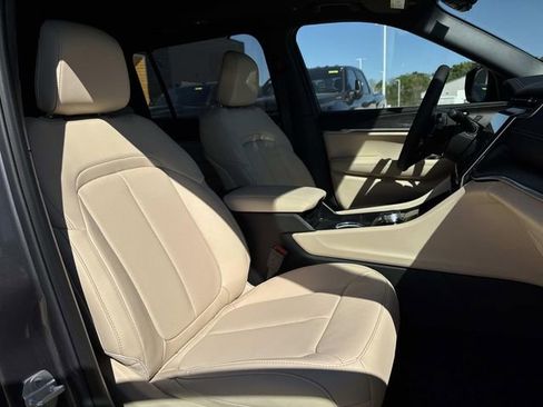 New 2025 Jeep Grand Cherokee L Limited w/ Luxury Tech Group II image 14