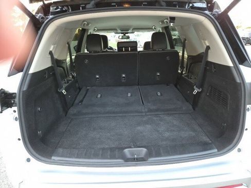 Used 2022 Nissan Pathfinder SL image 11