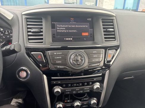 Used 2020 Nissan Pathfinder S AWD/4WD image 6
