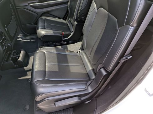 Used 2023 Jeep Grand Cherokee L Limited w/ Black Appearance Package AWD/4WD image 26