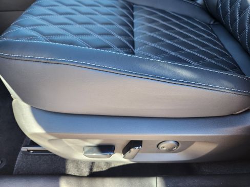 New 2025 Mitsubishi Outlander SEL image 18