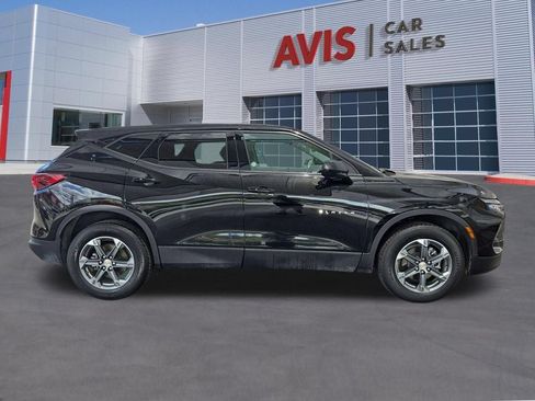 Used 2025 Chevrolet Blazer LT FWD image 9