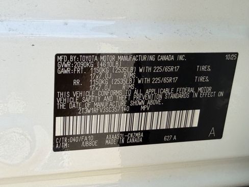 Used 2025 Toyota RAV4 XLE FWD image 25