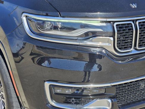 Used 2024 Jeep Wagoneer L Series II w/ Flexible Seating Group image 9