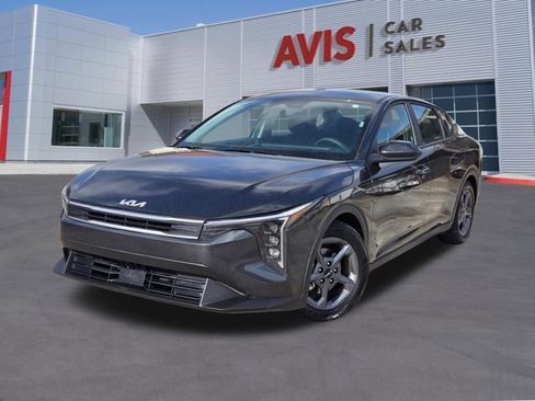 Used 2025 Kia K4 LXS image 1