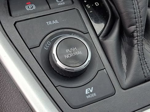 Used 2024 Toyota RAV4 XLE w/ Convenience Package AWD/4WD image 24
