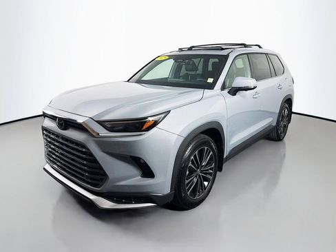 Used 2025 Toyota Grand Highlander AWD Hybrid image 3