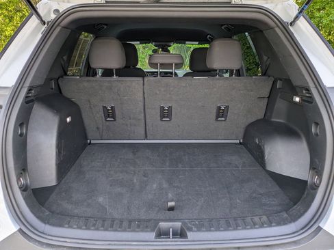 Used 2025 GMC Terrain Elevation image 11