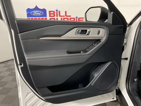 New 2026 Ford Explorer Active RWD image 12