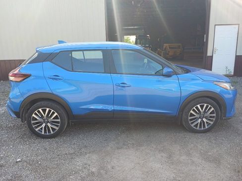 Used 2024 Nissan Kicks SV FWD image 2