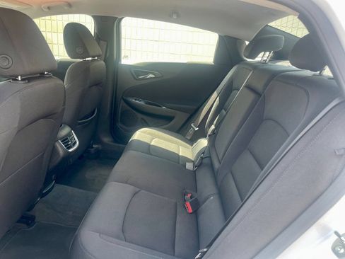 Used 2025 Chevrolet Malibu LT FWD image 9
