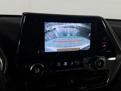 Used 2026 Toyota Highlander XLE AWD/4WD image 19
