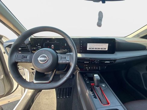 Used 2025 Nissan Kicks SR image 26