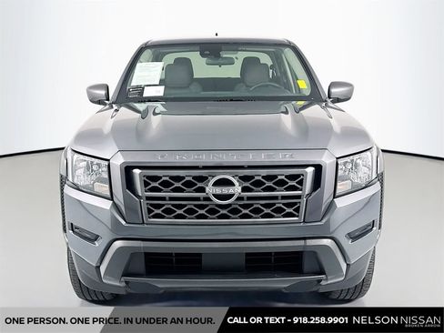 Used 2024 Nissan Frontier SV w/ Technology Package RWD image 2