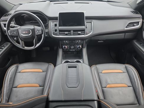 Certified 2024 GMC Yukon XL AT4 w/ AT4 Premium Plus Package AWD/4WD image 11