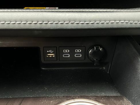 Used 2023 Toyota Highlander Platinum image 31