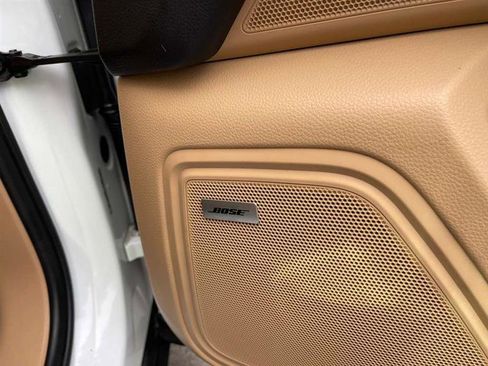 Used 2018 Porsche Macan S image 26