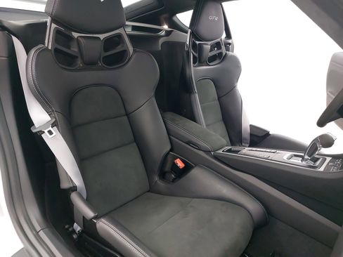 Certified 2022 Porsche 718 Cayman GT4 RWD image 11