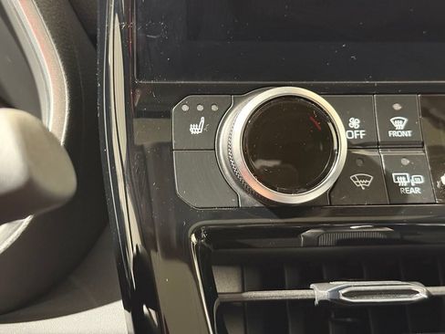 Certified 2025 Toyota Highlander XLE AWD/4WD image 32
