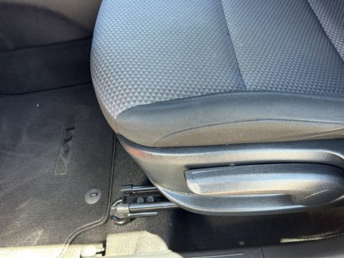 Used 2024 Kia Soul LX w/ Option Group 015 FWD image 28