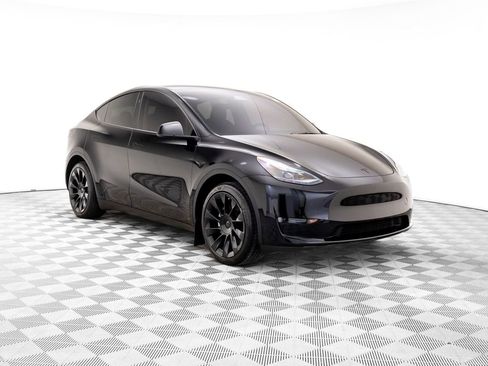 Used 2024 Tesla Model Y Long Range image 8
