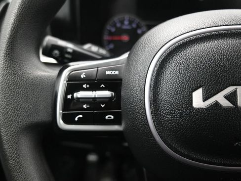 Used 2023 Kia Sorento LX FWD image 19