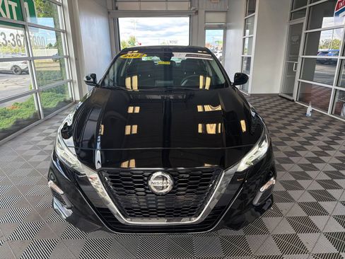 Used 2022 Nissan Altima 2.5 SV FWD image 2