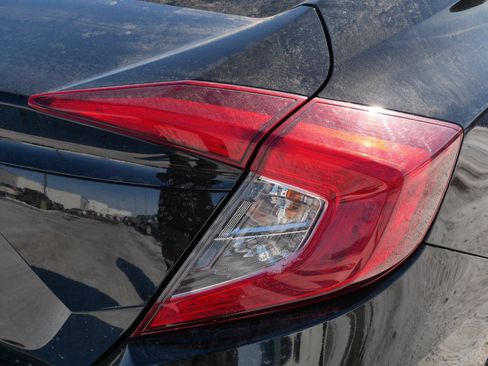 Used 2018 Honda Civic EX image 16