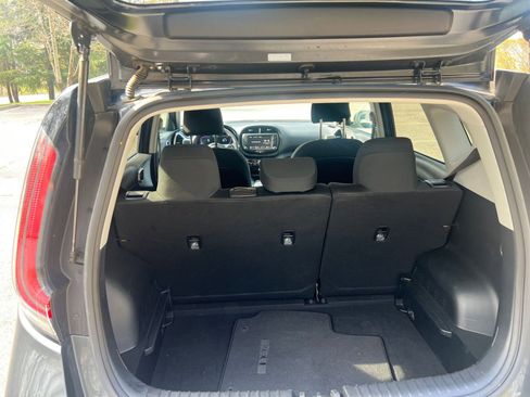 Used 2025 Kia Soul LX w/ LX Technology Package image 25