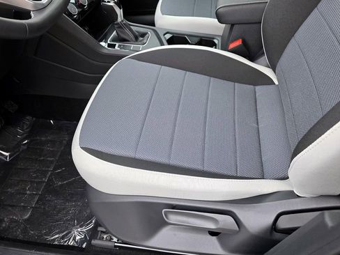 New 2026 Volkswagen Taos S image 19