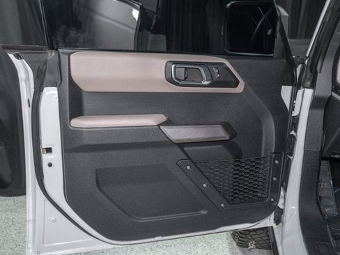 Used 2022 Ford Bronco Wildtrak AWD/4WD image 9
