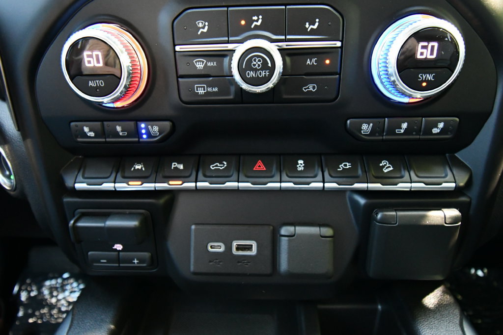 Used 2022 GMC Sierra 1500 Denali w/ Driver Alert Package II AWD/4WD image 31