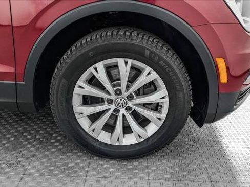 Used 2018 Volkswagen Tiguan SE w/ Panoramic Sunroof Package AWD/4WD image 36