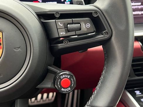 Certified 2025 Porsche 911 Carrera RWD image 9
