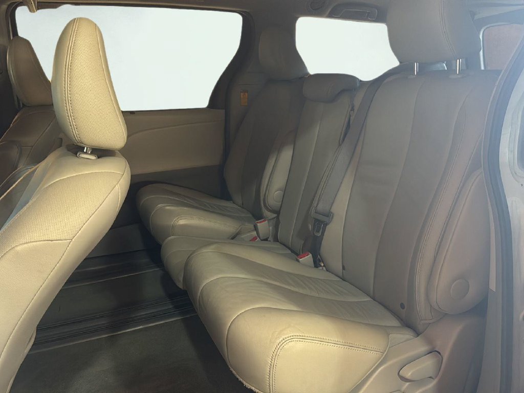 Used 2014 Toyota Sienna XLE w/ Entertainment Package FWD image 25
