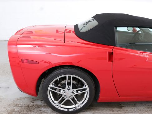 Used 2005 Chevrolet Corvette Convertible w/ Preferred Equipment Group image 10