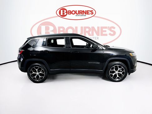 Used 2024 Jeep Compass Limited AWD/4WD image 10