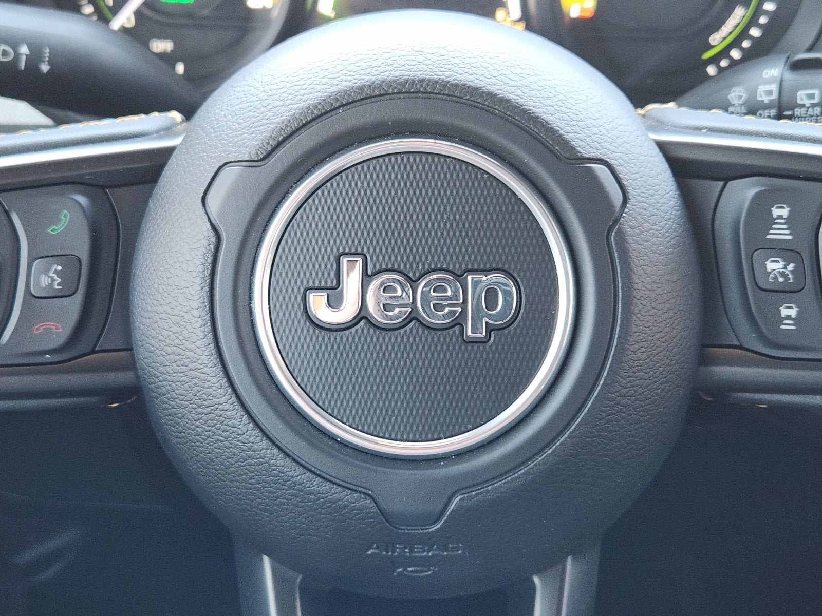 Used 2024 Jeep Wrangler Unlimited w/ Convenience Group AWD/4WD image 39