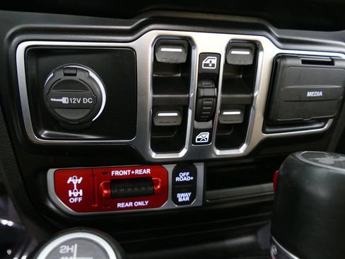 Used 2021 Jeep Wrangler Unlimited Rubicon AWD/4WD image 18