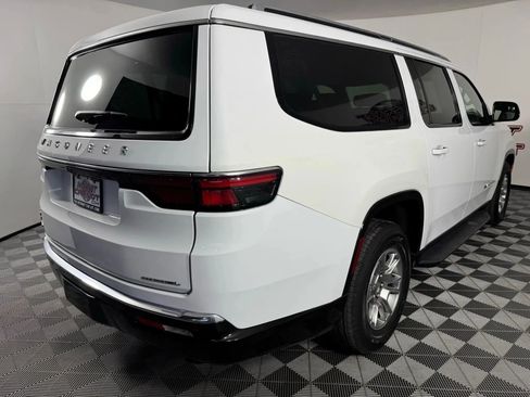 Used 2024 Jeep Wagoneer L 4WD w/ HD Trailer Tow Package image 29